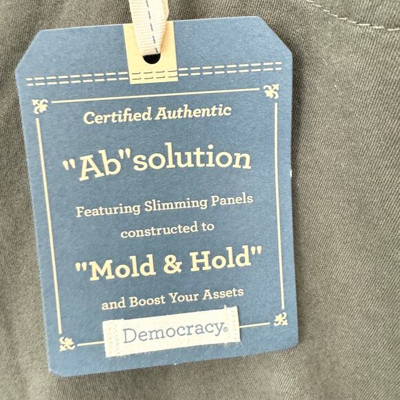 Democracy Womens Core Essential Rolled Cuff Shorts Size 24W Ab Solution Green - Picture 3 of 8